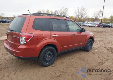 2010 Subaru Forester 2.5X Premium z USA, uszkodzony, nr VIN JF2SH6CC9AH772415